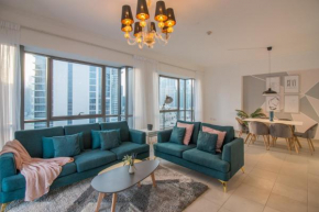 Luxury 2BR facing Burj Khalifa! - south ridge